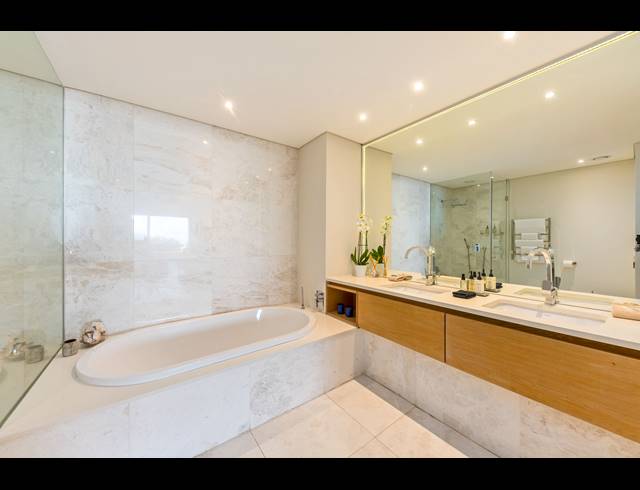 2 BEDROOM APARTMENT TO LET IN CAMPS BAY